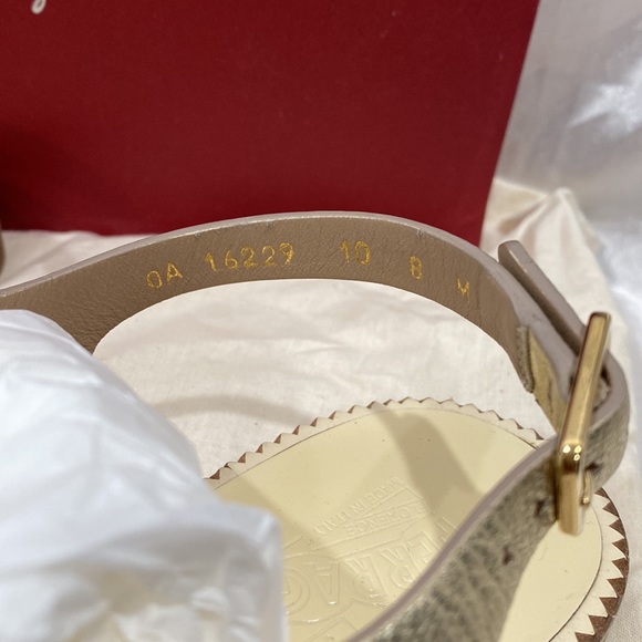 Salvatore Ferragamo brand new gold flat authentic sandals with buckle - Picture 5 of 14